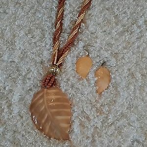 Vintage 80's Necklace Set 🐚